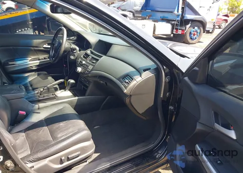 2010 Honda Accord 3.5 Ex-L из США, поврежденный, VIN 5KBCP3F83AB003096